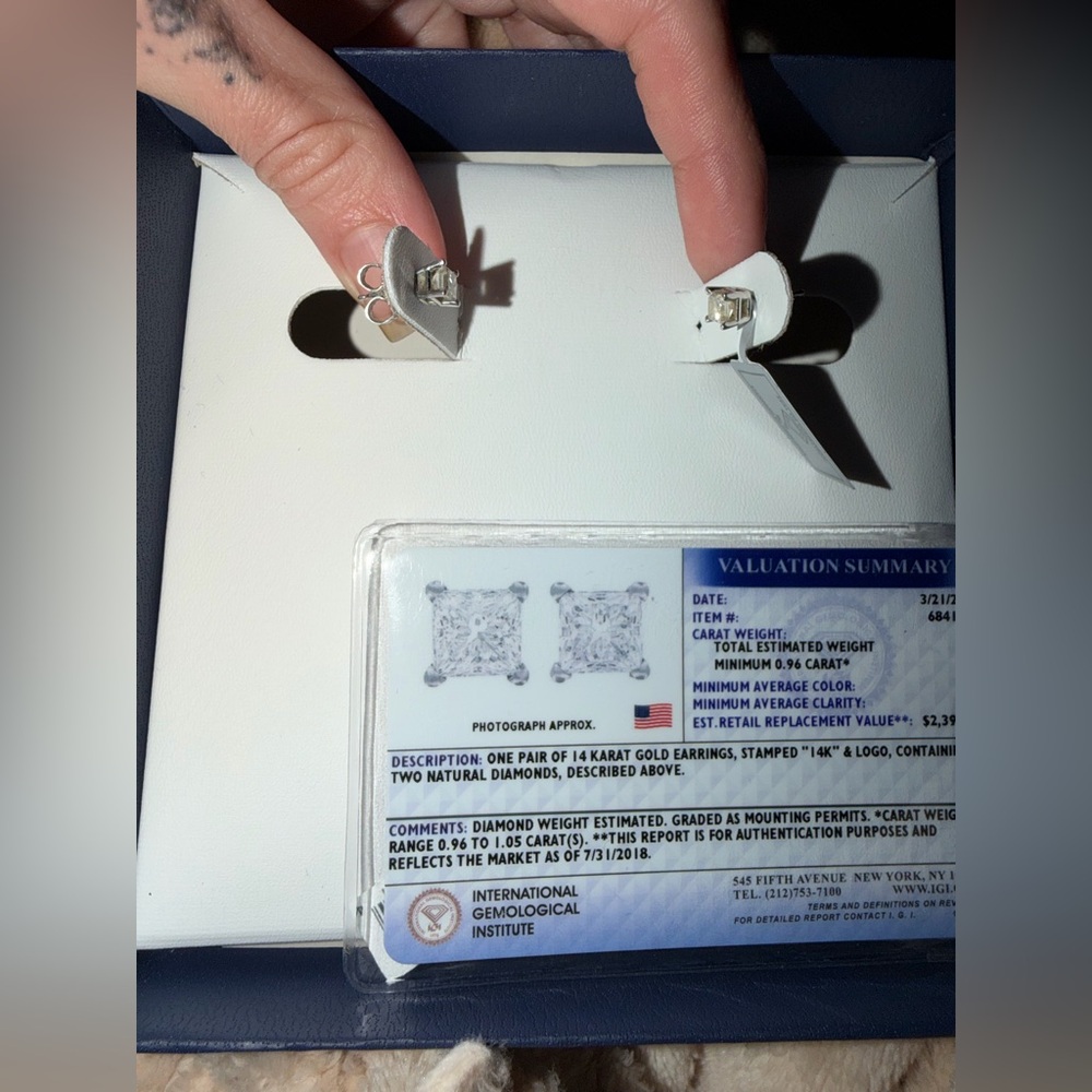 14K White Gold NATURAL Diamond Earrings Receipt included - Picture 5 of 8